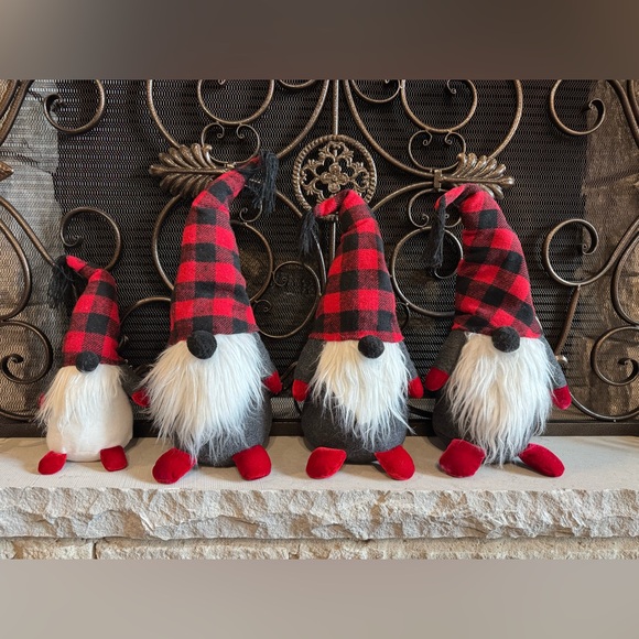 ✨Set of 4 Pottery Barn Plaid Red and Black Holiday Gnomes ✨